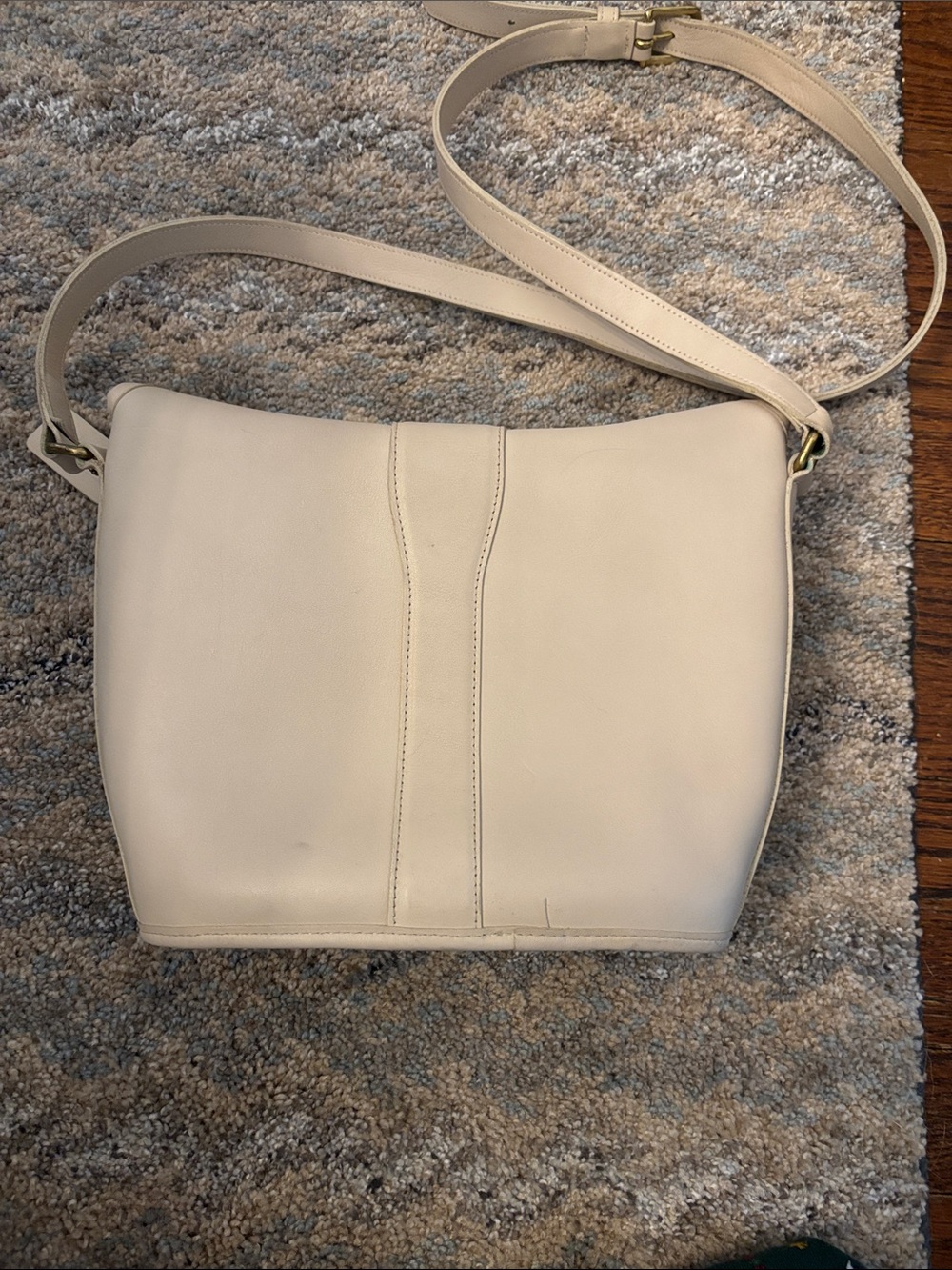 Coach Vintage Canterbury Classic Neutral Leather Crossbody Bag - Cream - Picture 3 of 8